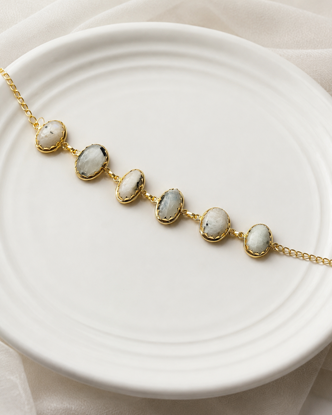 Ivory Crest Choker Necklace