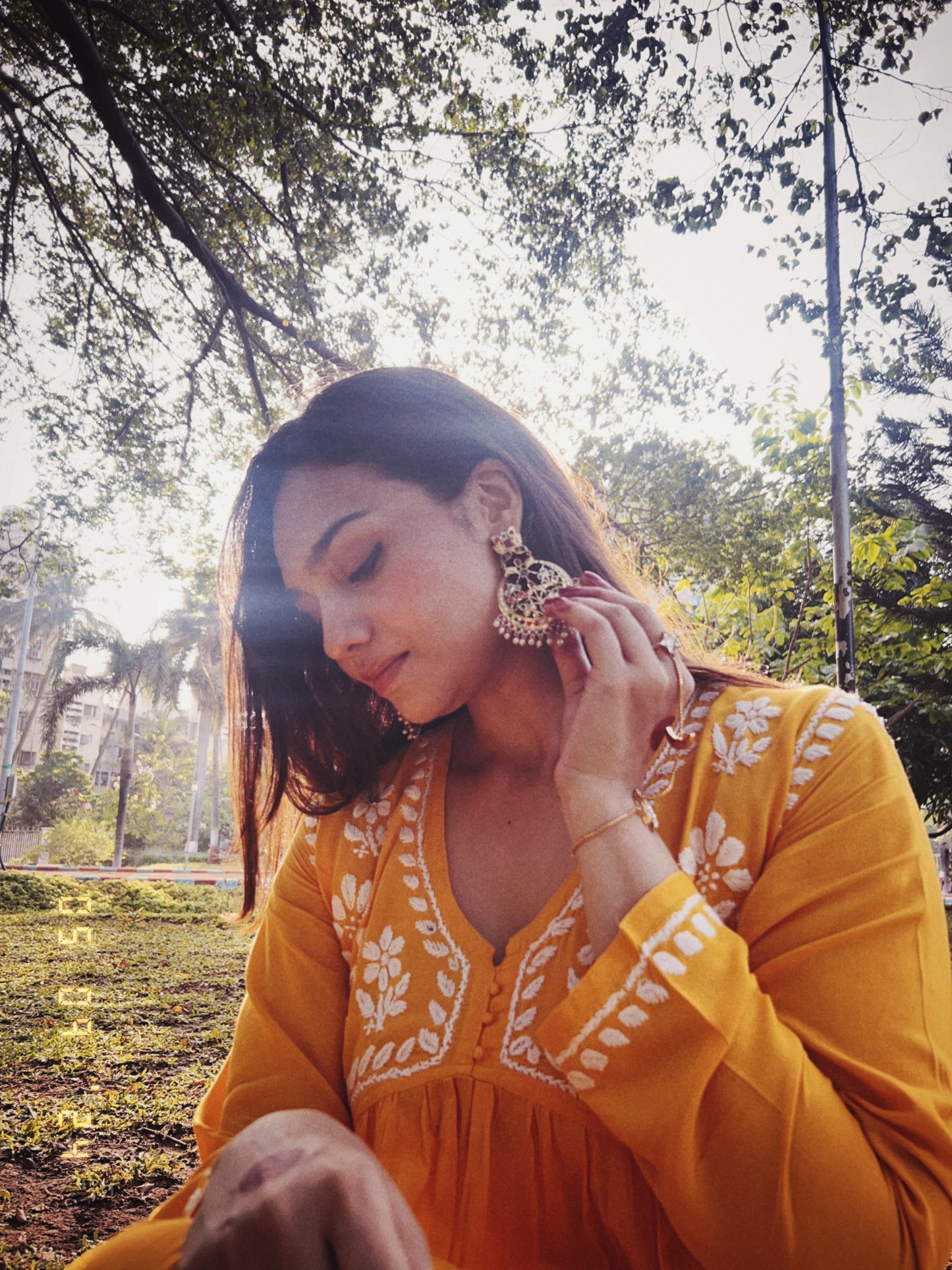 Nav Khwab Chaandbali Earrings