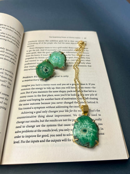 Ratna Necklace & Earrings